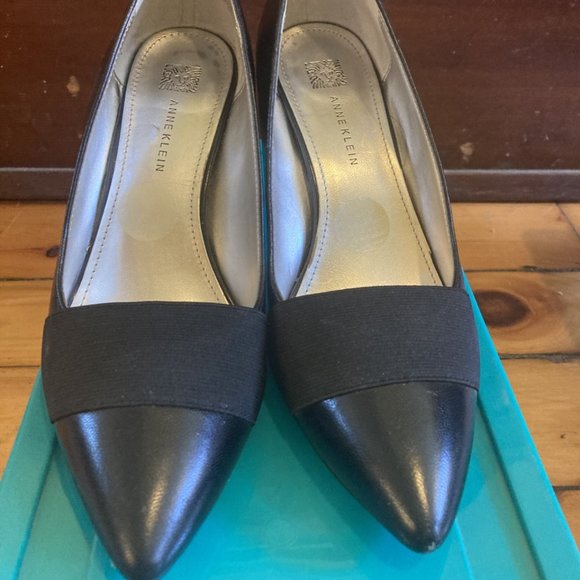 Anne Klein Leather Heeled Pumps - Picture 2 of 3